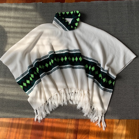 Poncho Turtleneck Sweater Cape Greek Key & Diamond Pattern - Picture 17 of 17